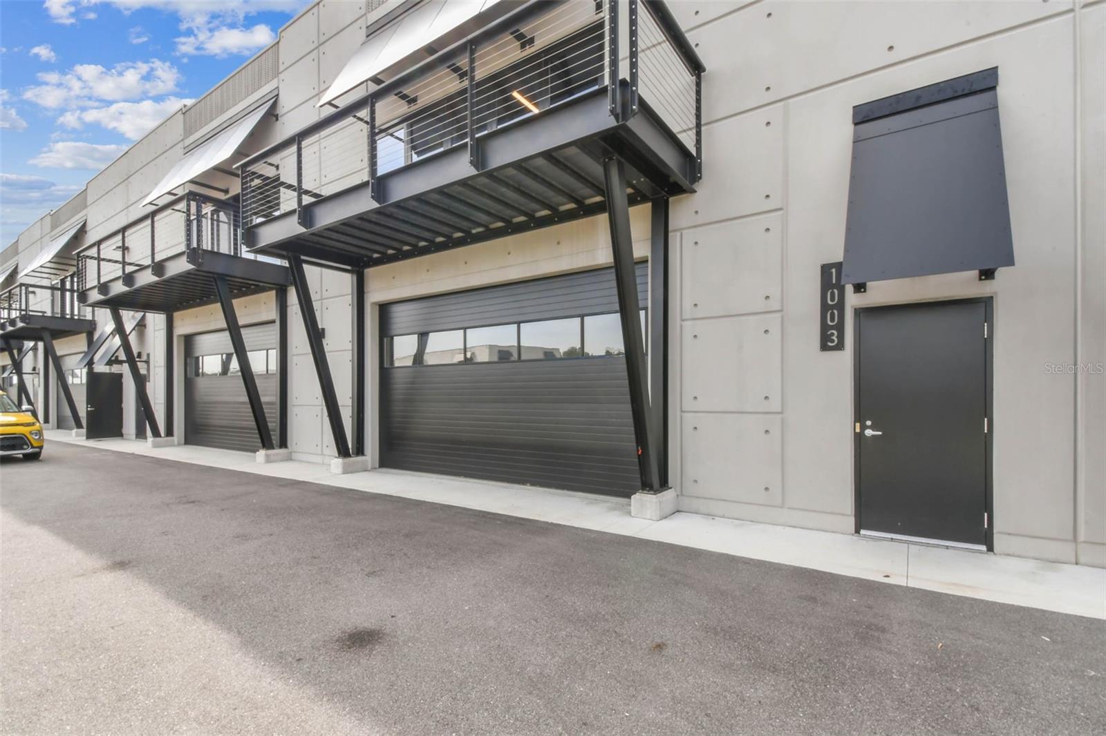 MOTOR ENCLAVE - Commercial Sale