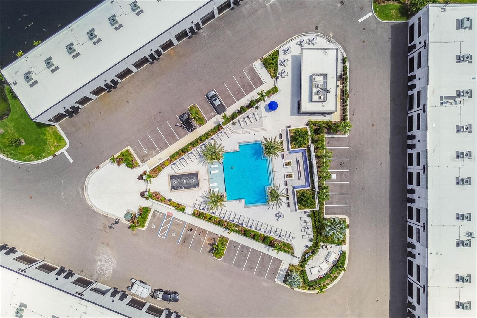 MOTOR ENCLAVE - Commercial Sale