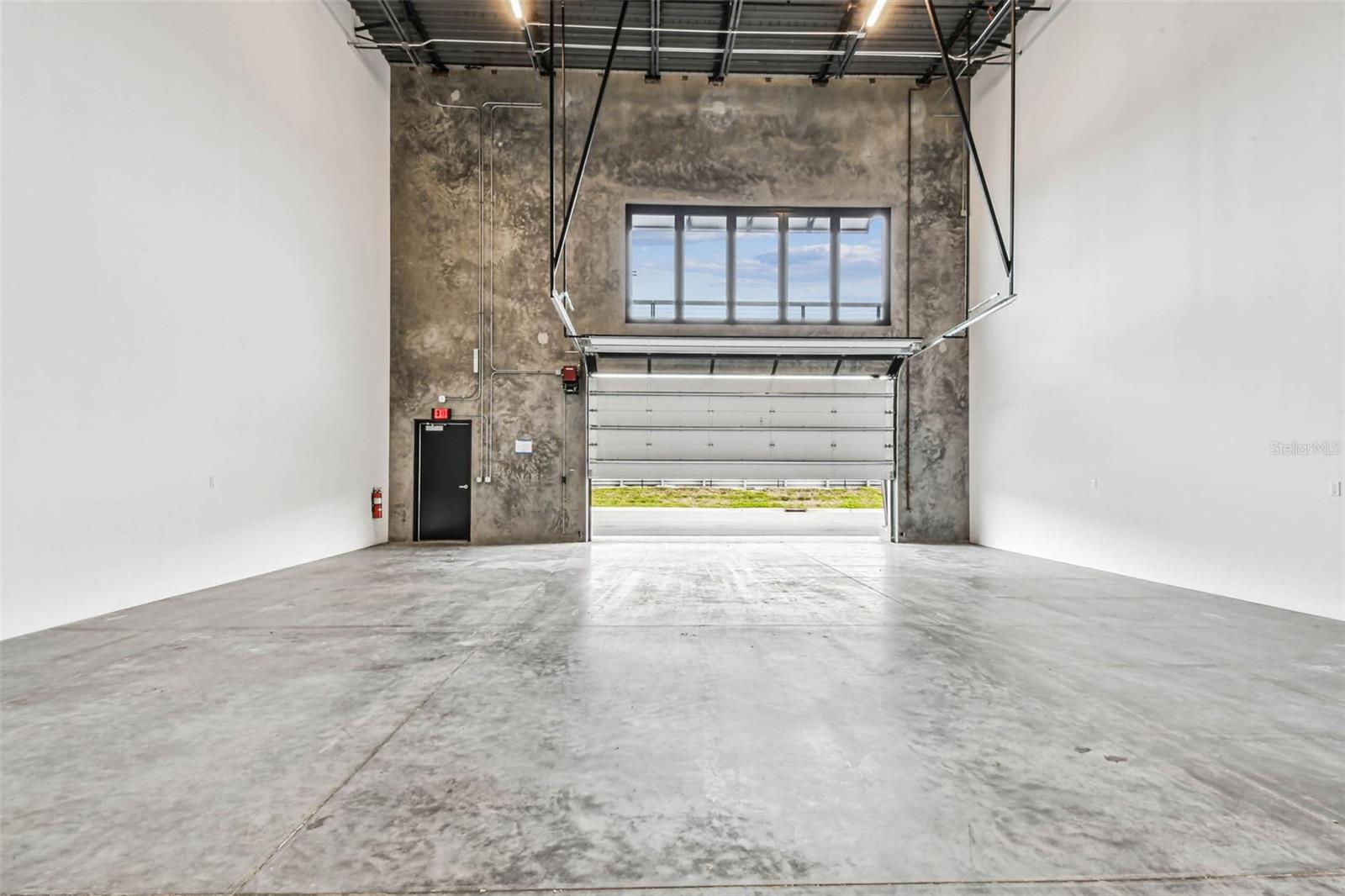 MOTOR ENCLAVE - Commercial Sale