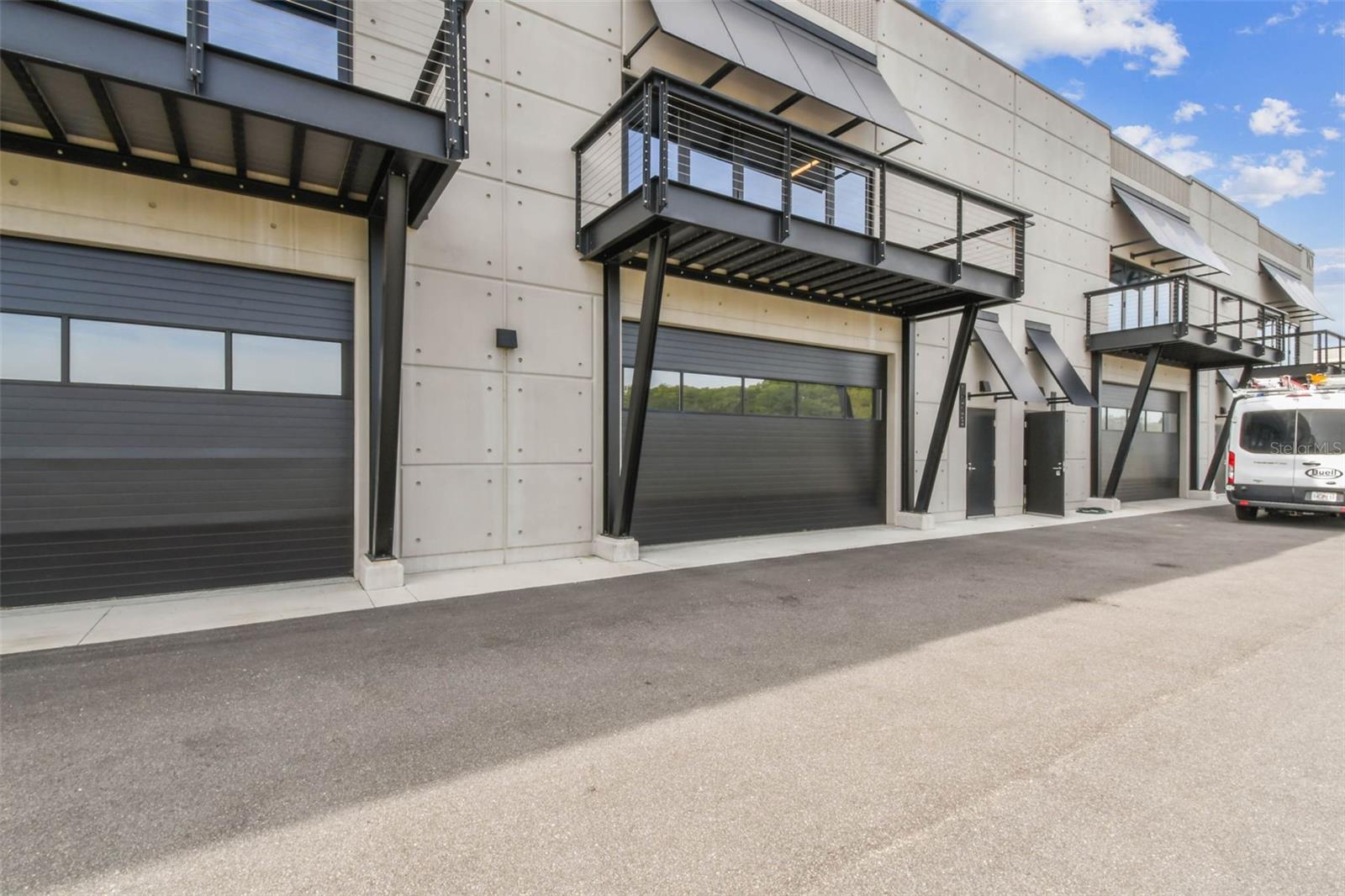 MOTOR ENCLAVE - Commercial Sale