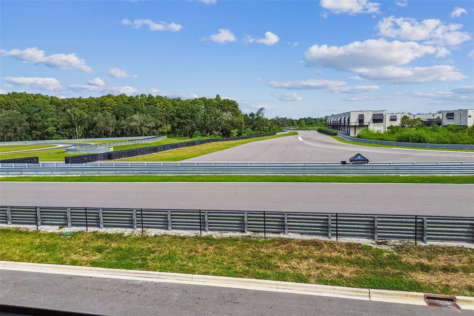 MOTOR ENCLAVE - Commercial Sale