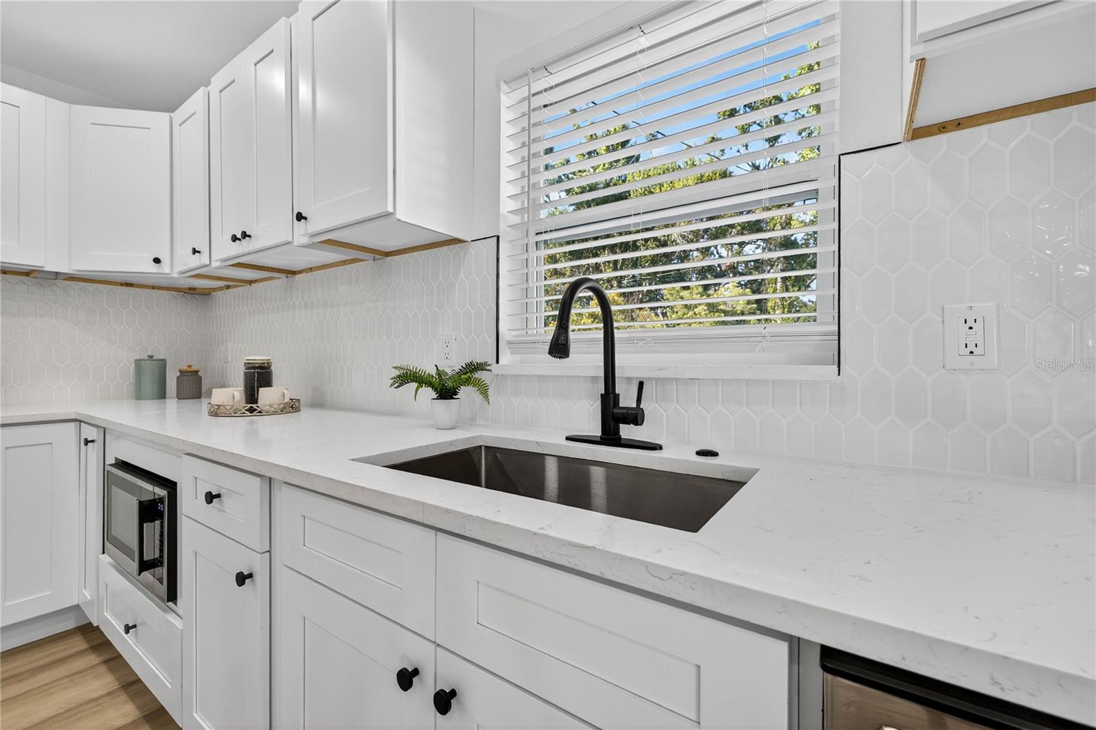 LAMPARILLA SUB - Residential