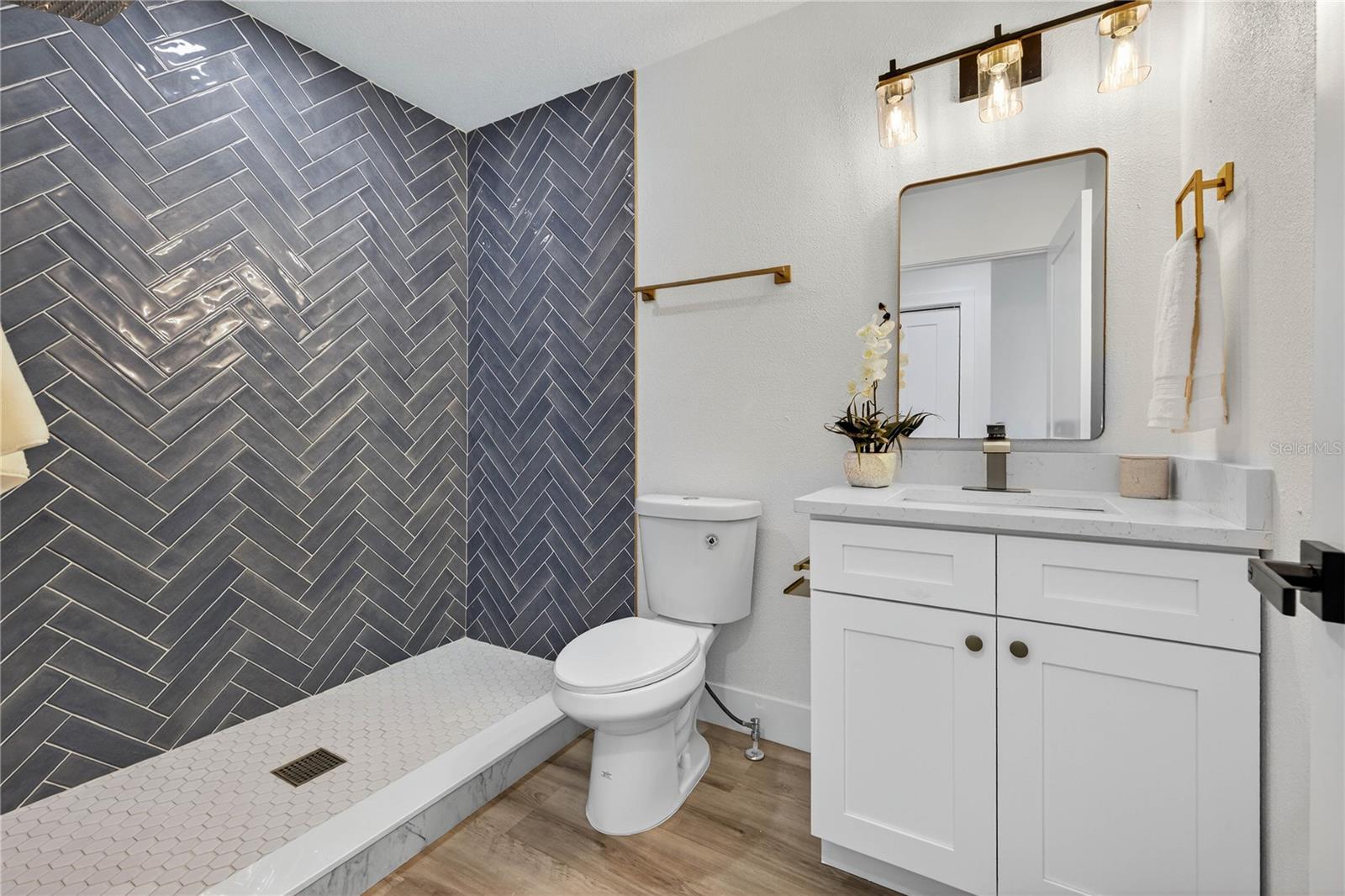 LAMPARILLA SUB - Residential