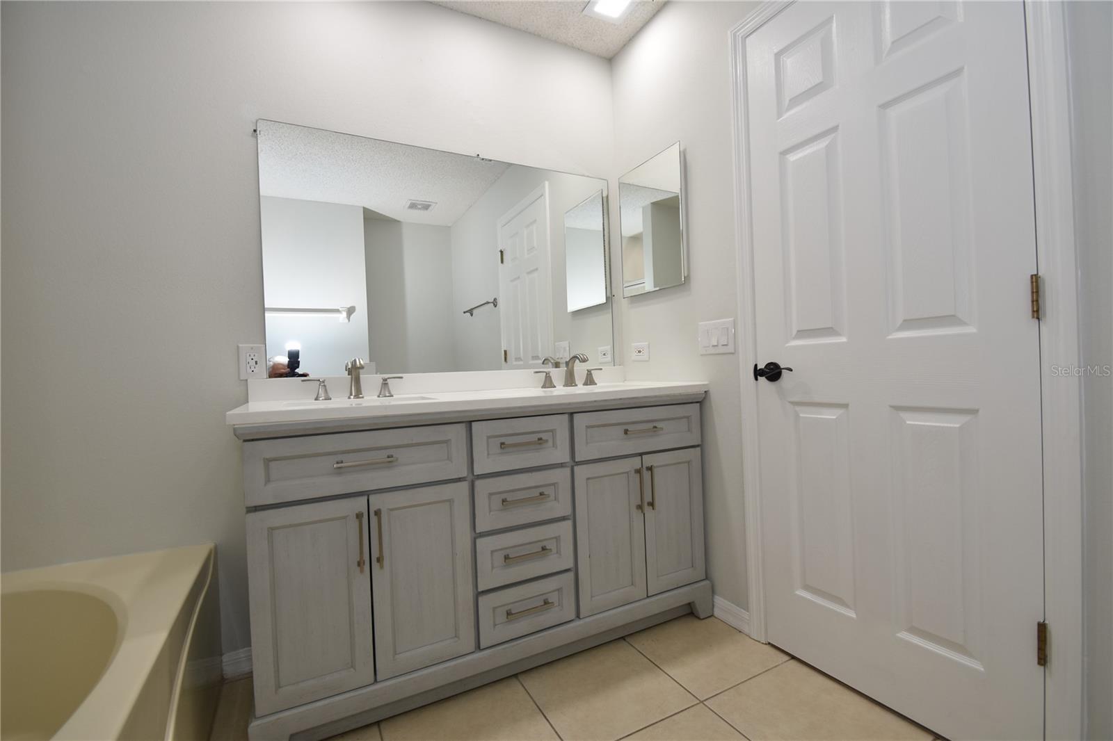 BELLE TERRE - Residential