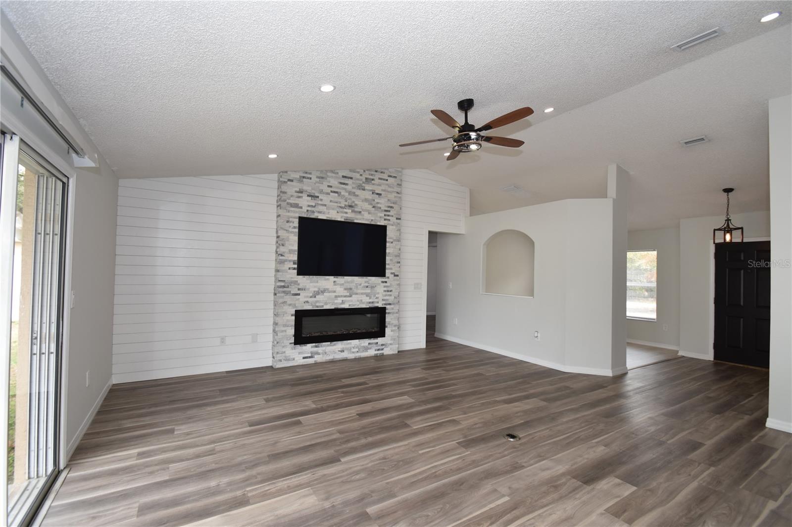 BELLE TERRE - Residential