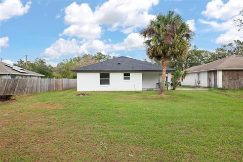 A home in PLANT CITY