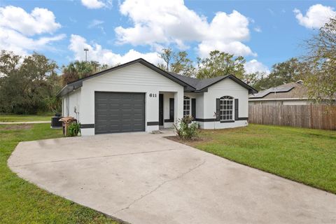 A home in PLANT CITY