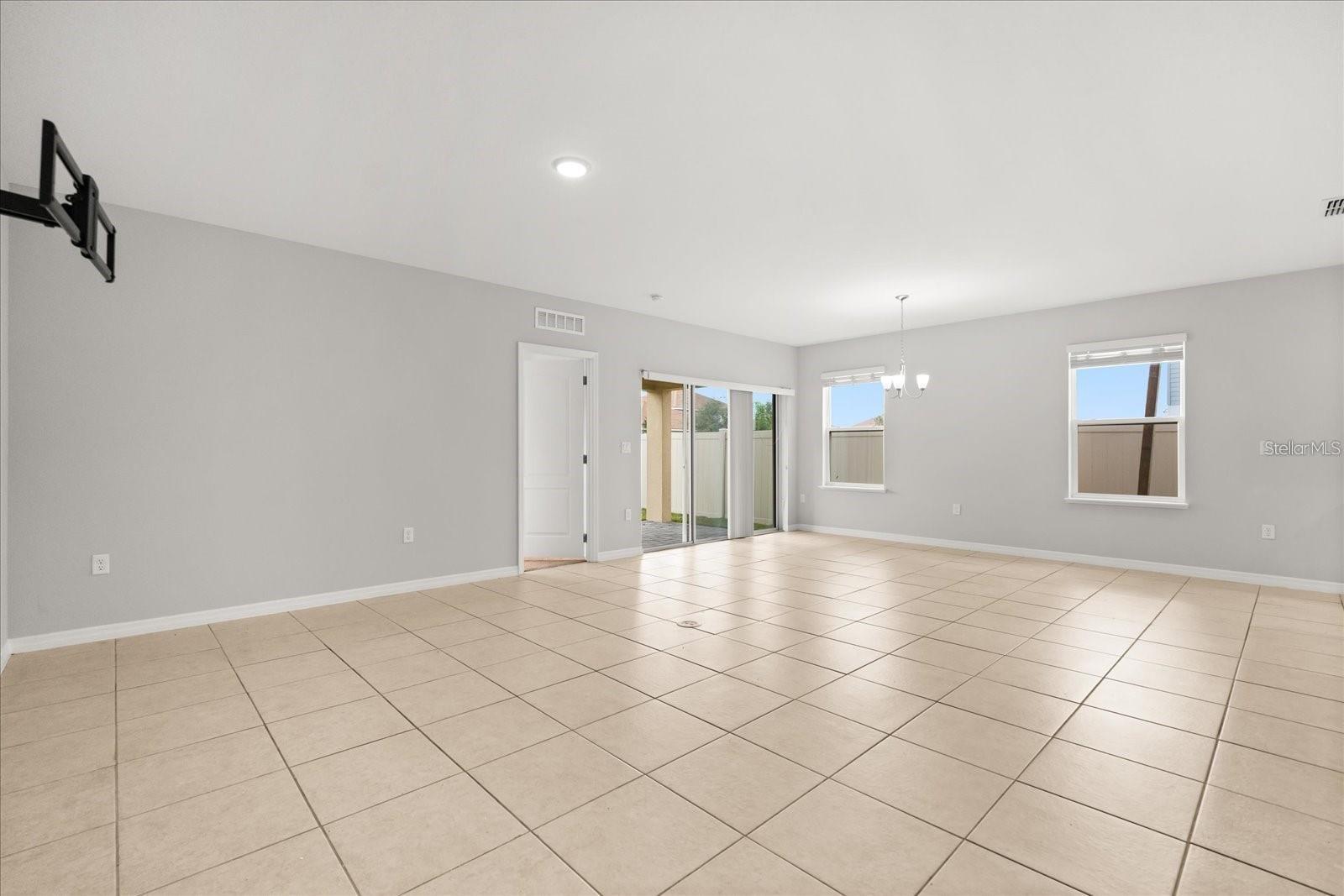 SOLTERRA PH 2C-2 - Residential Lease