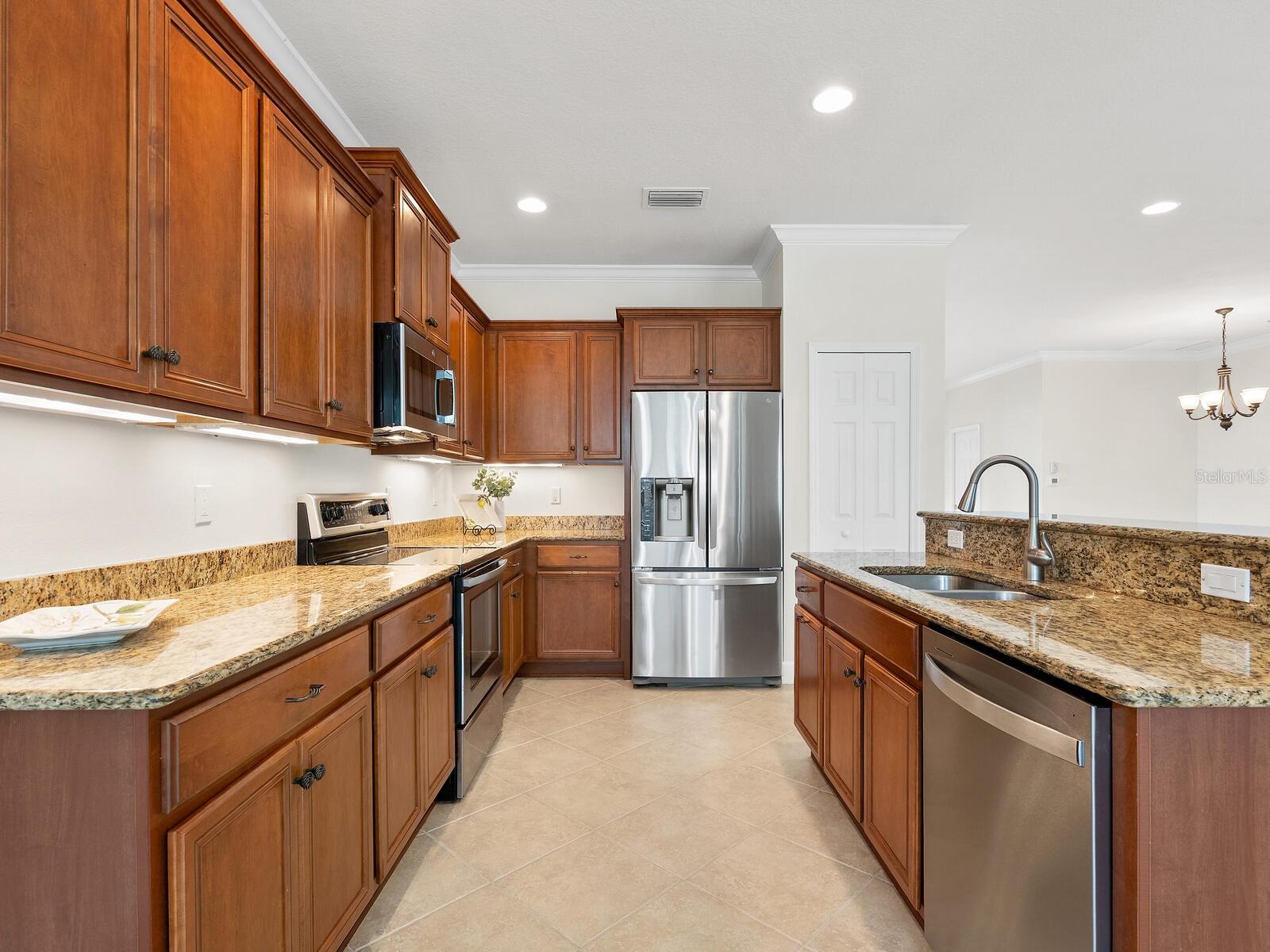 VENETIAN FALLS PH 2 - Residential