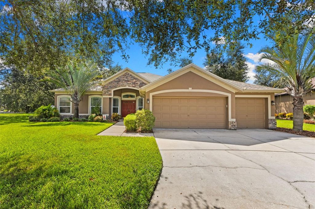 Photo of 2731 Durant Trails Boulevard, Dover, FL 33527 (MLS # TB8434967)