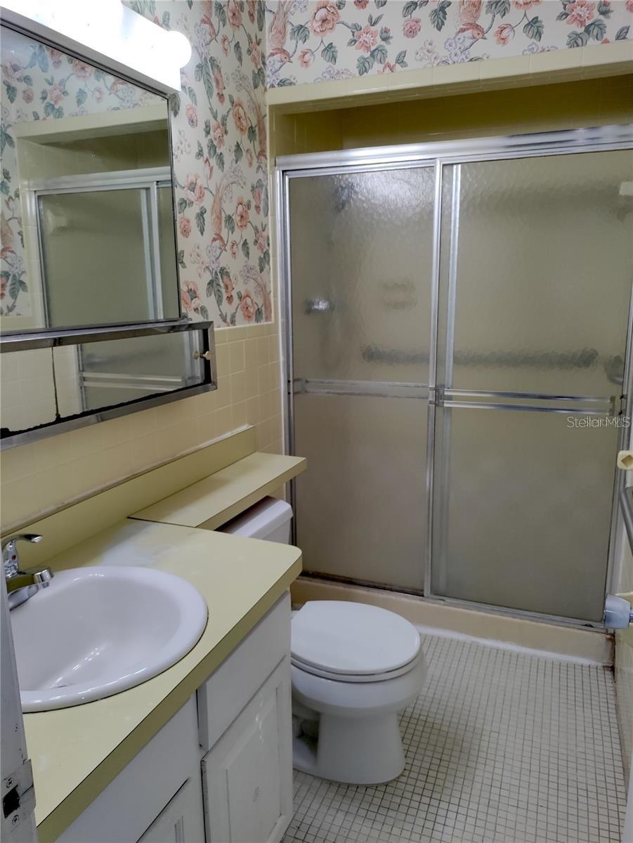 LAKE FOREST & LAKE FOREST NORTH - Residential Lease