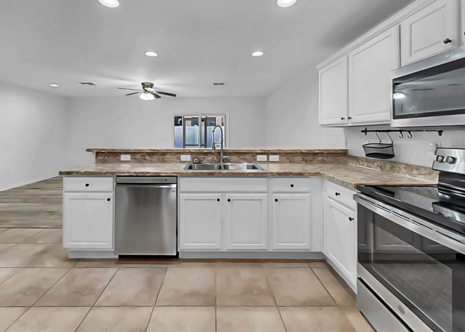 TUSCANY BAY - Residential