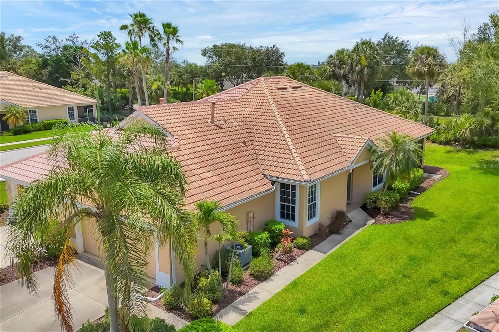 4841 WHISPERING OAKS DRIVE