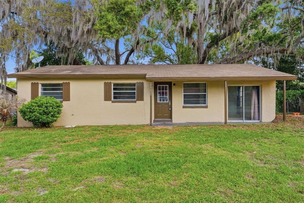 Photo of 10829 Margaret Drive, Tavares, FL 32778 (MLS # OM721527)