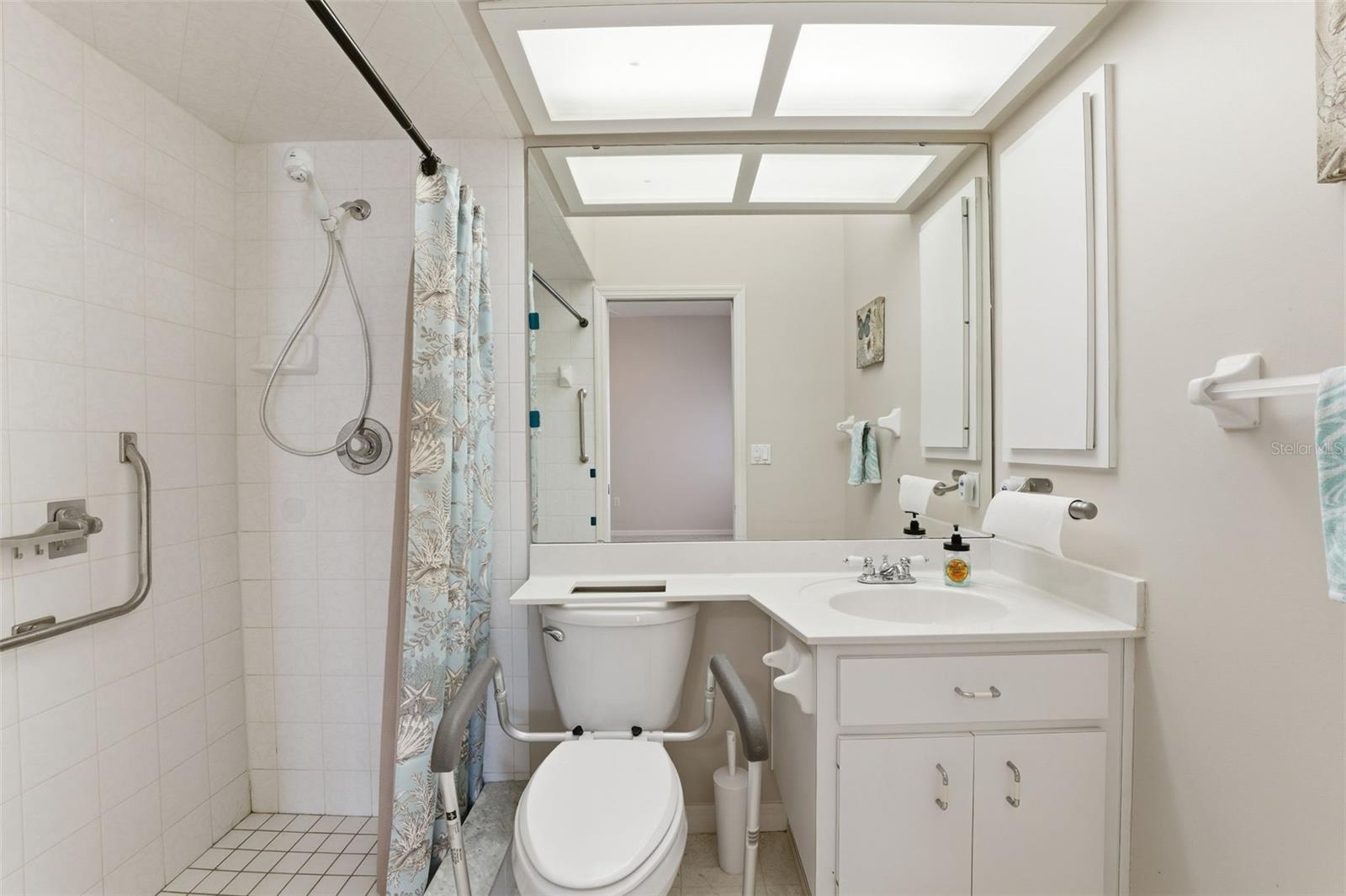 ROYAL OAKS SECOND ADD - Residential