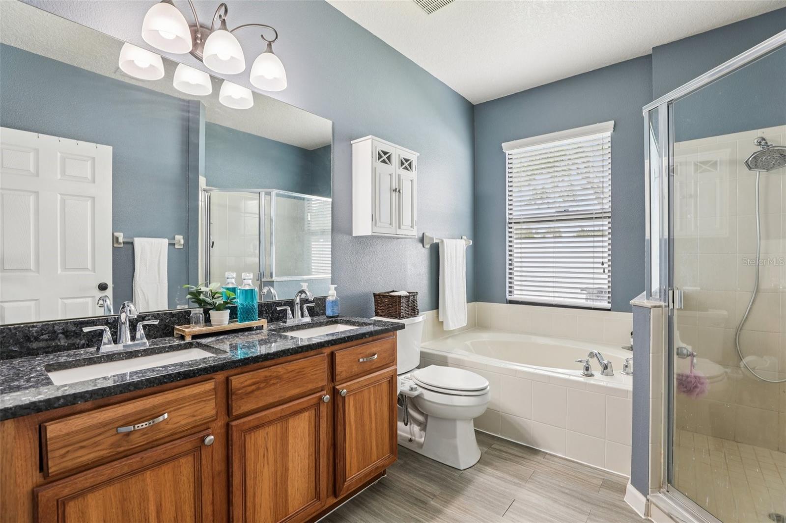 HUNTINGTON LAKES - Residential