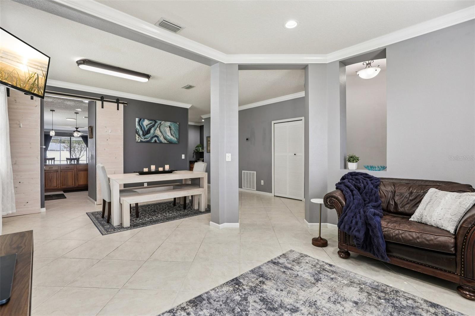 HUNTINGTON LAKES - Residential