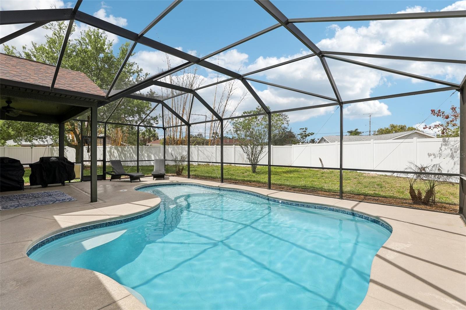 HUNTINGTON LAKES - Residential