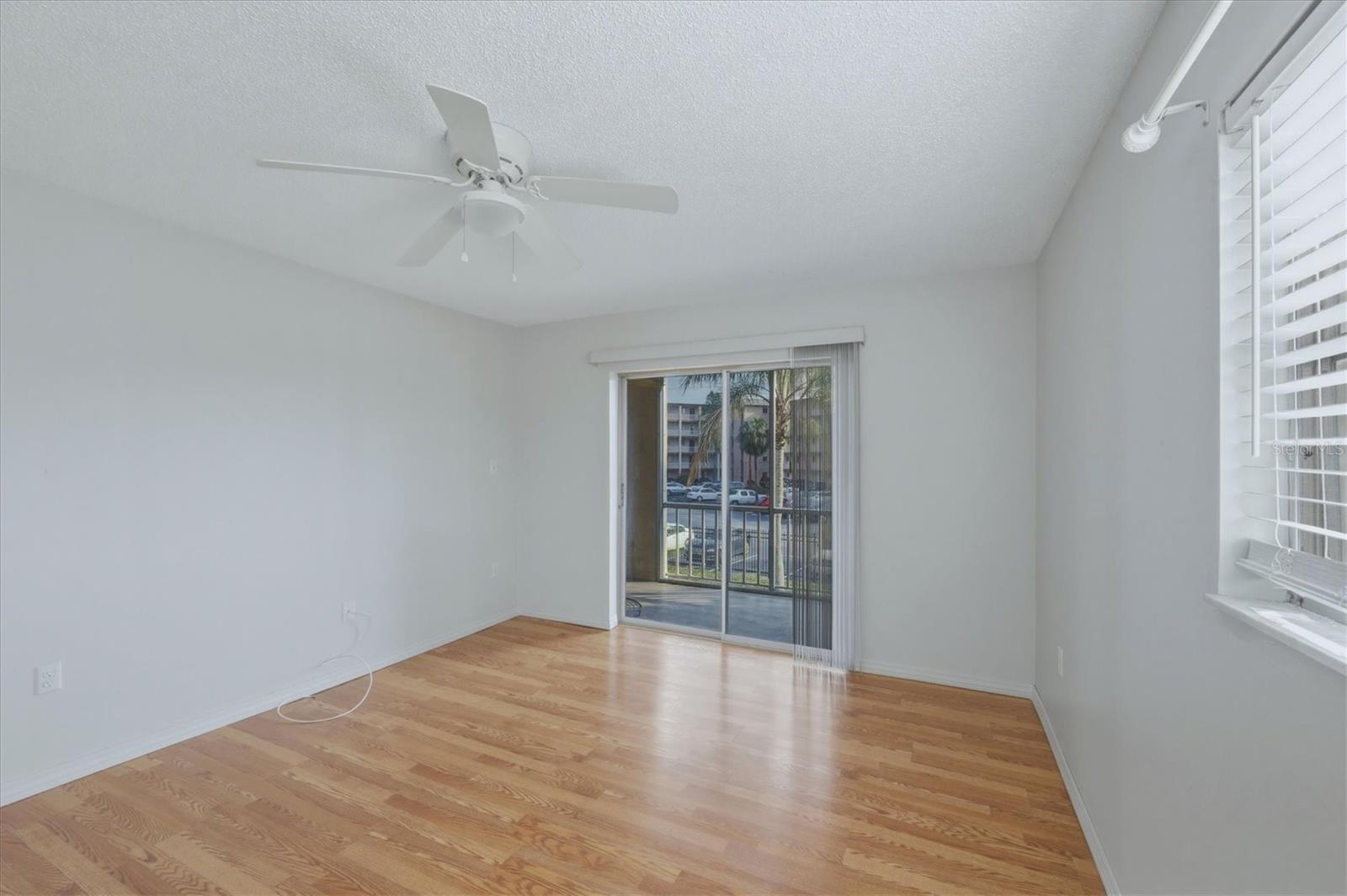 BAYSHORE ON THE LAKE APTS SEC 4 - Residential