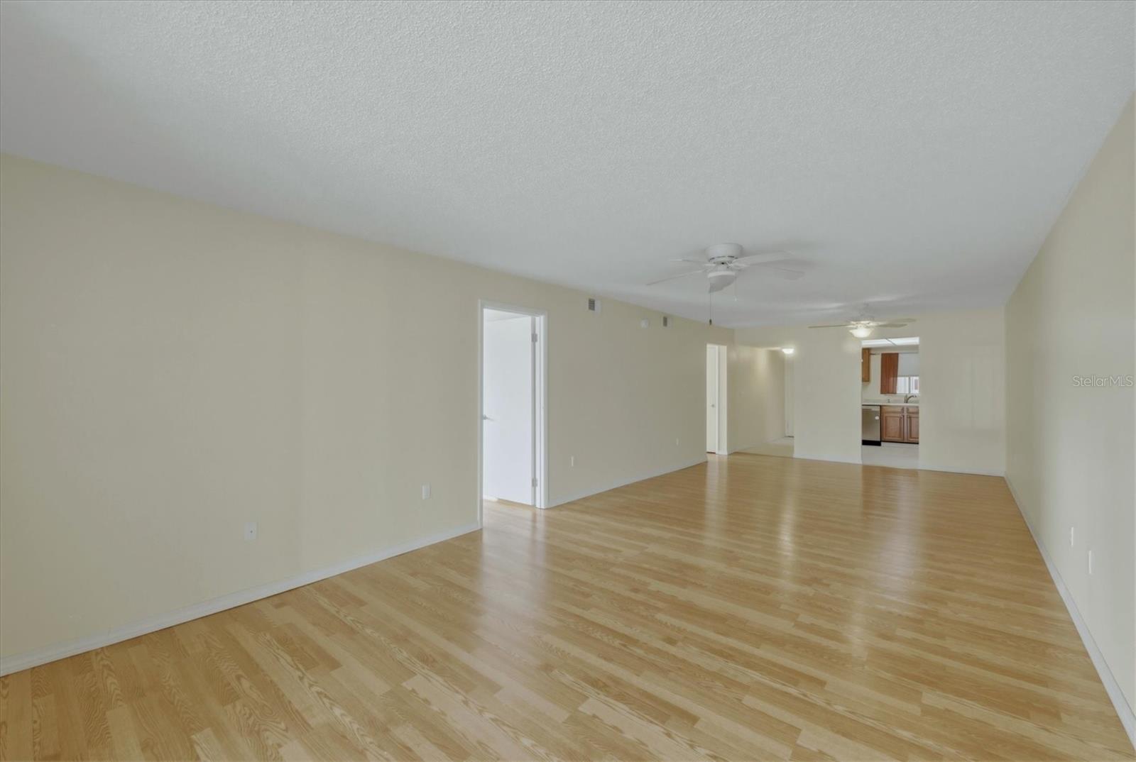 BAYSHORE ON THE LAKE APTS SEC 4 - Residential