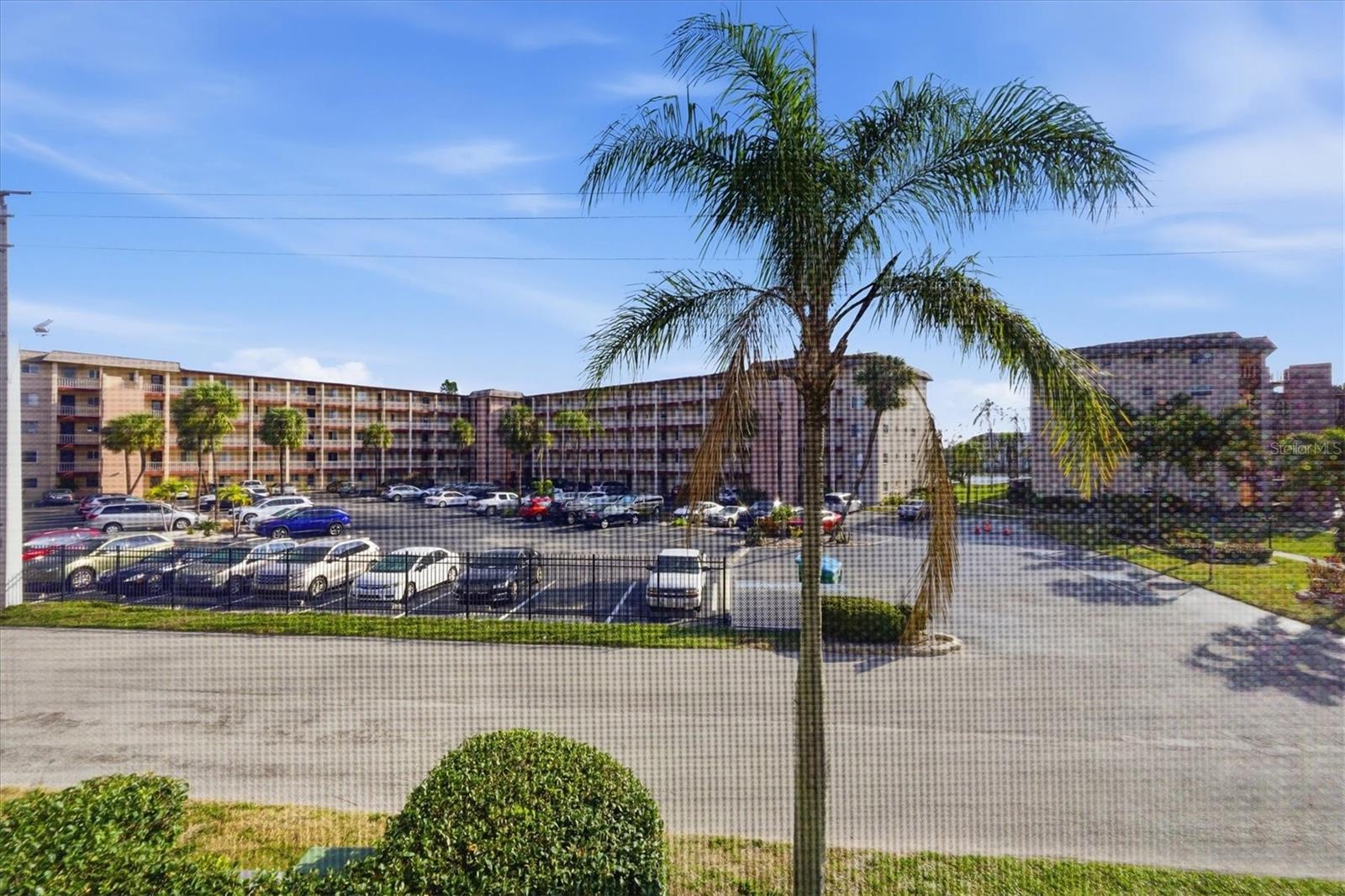 BAYSHORE ON THE LAKE APTS SEC 4 - Residential