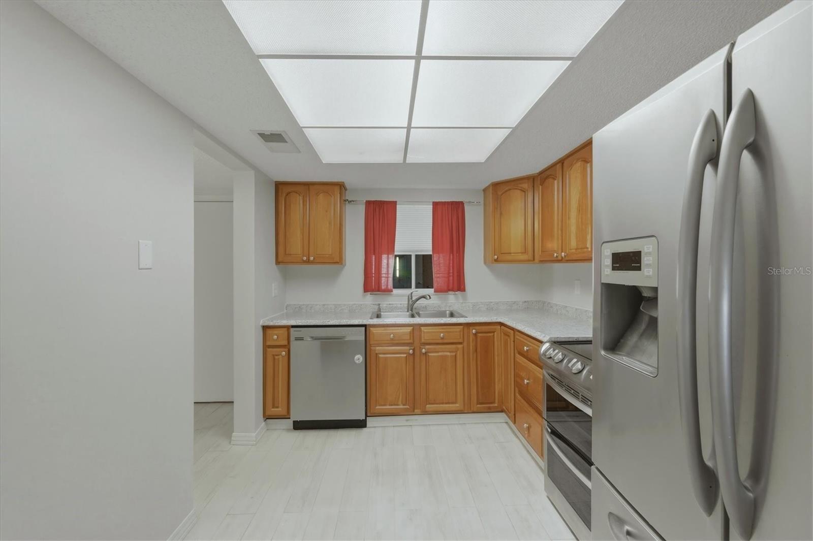 BAYSHORE ON THE LAKE APTS SEC 4 - Residential