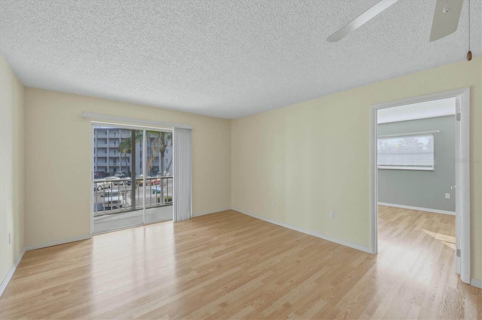 BAYSHORE ON THE LAKE APTS SEC 4 - Residential