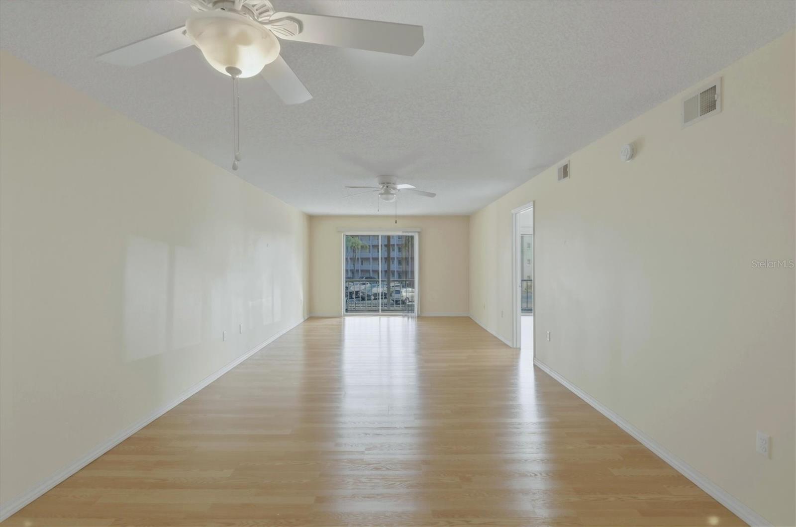 BAYSHORE ON THE LAKE APTS SEC 4 - Residential