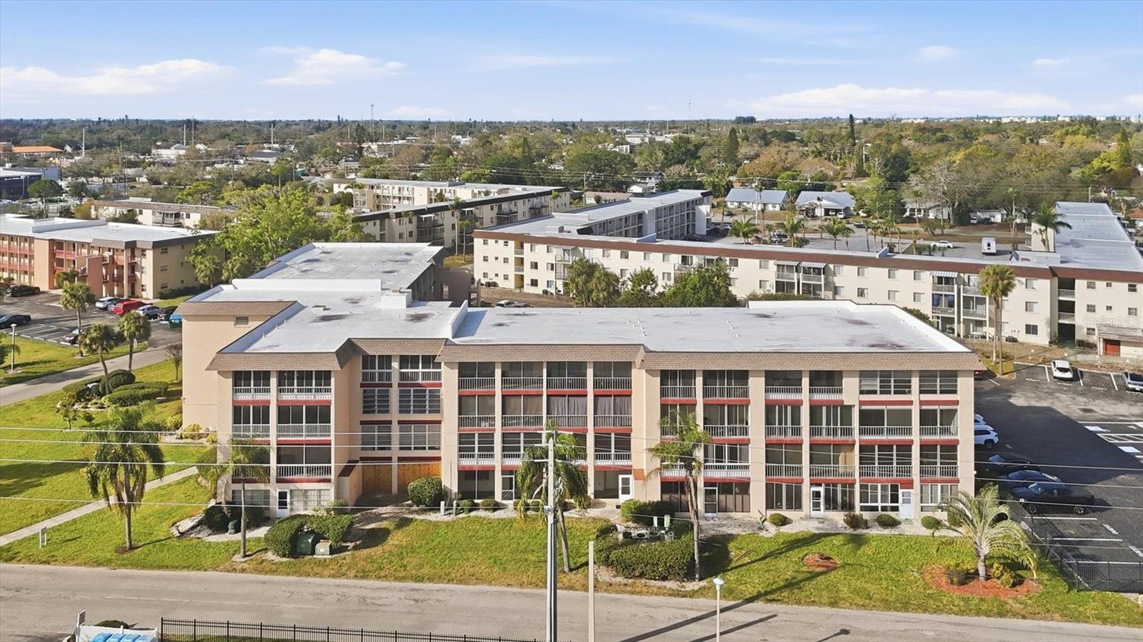 BAYSHORE ON THE LAKE APTS SEC 4 - Residential