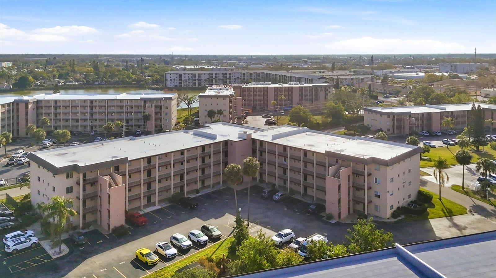 BAYSHORE ON THE LAKE APTS SEC 4 - Residential