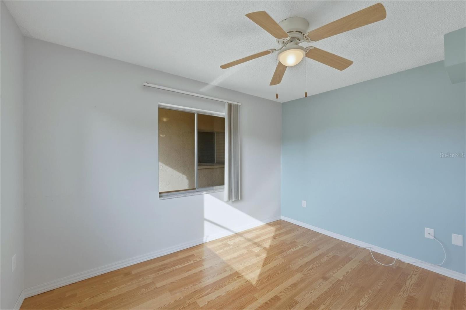 BAYSHORE ON THE LAKE APTS SEC 4 - Residential