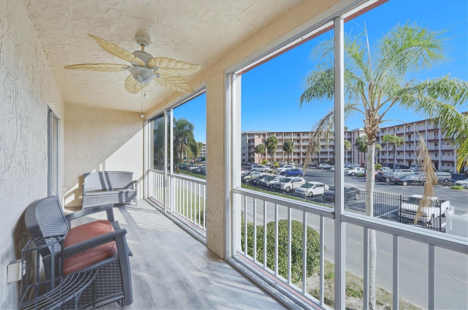 BAYSHORE ON THE LAKE APTS SEC 4 - Residential