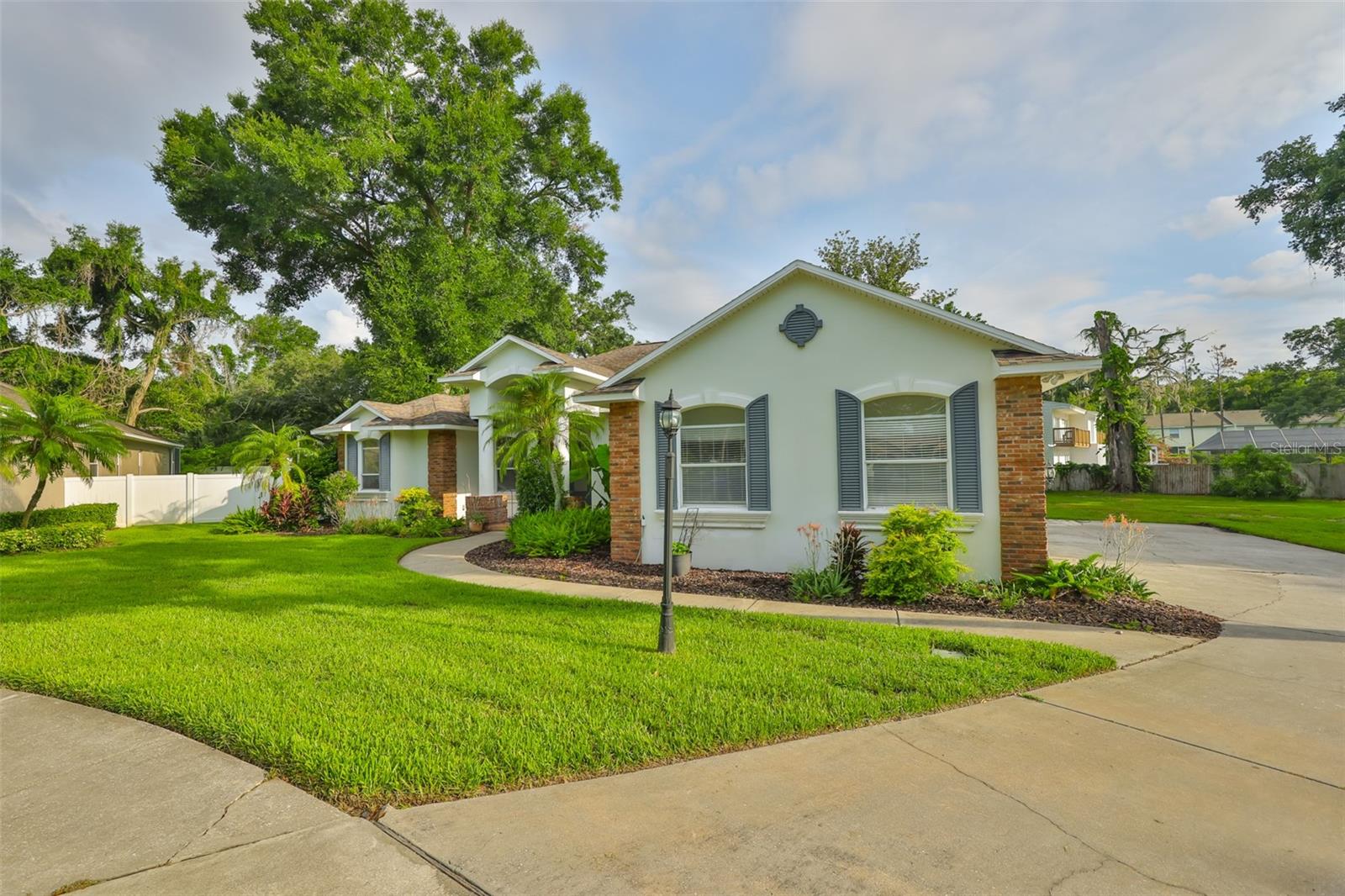 401 HAVENWOOD WAY