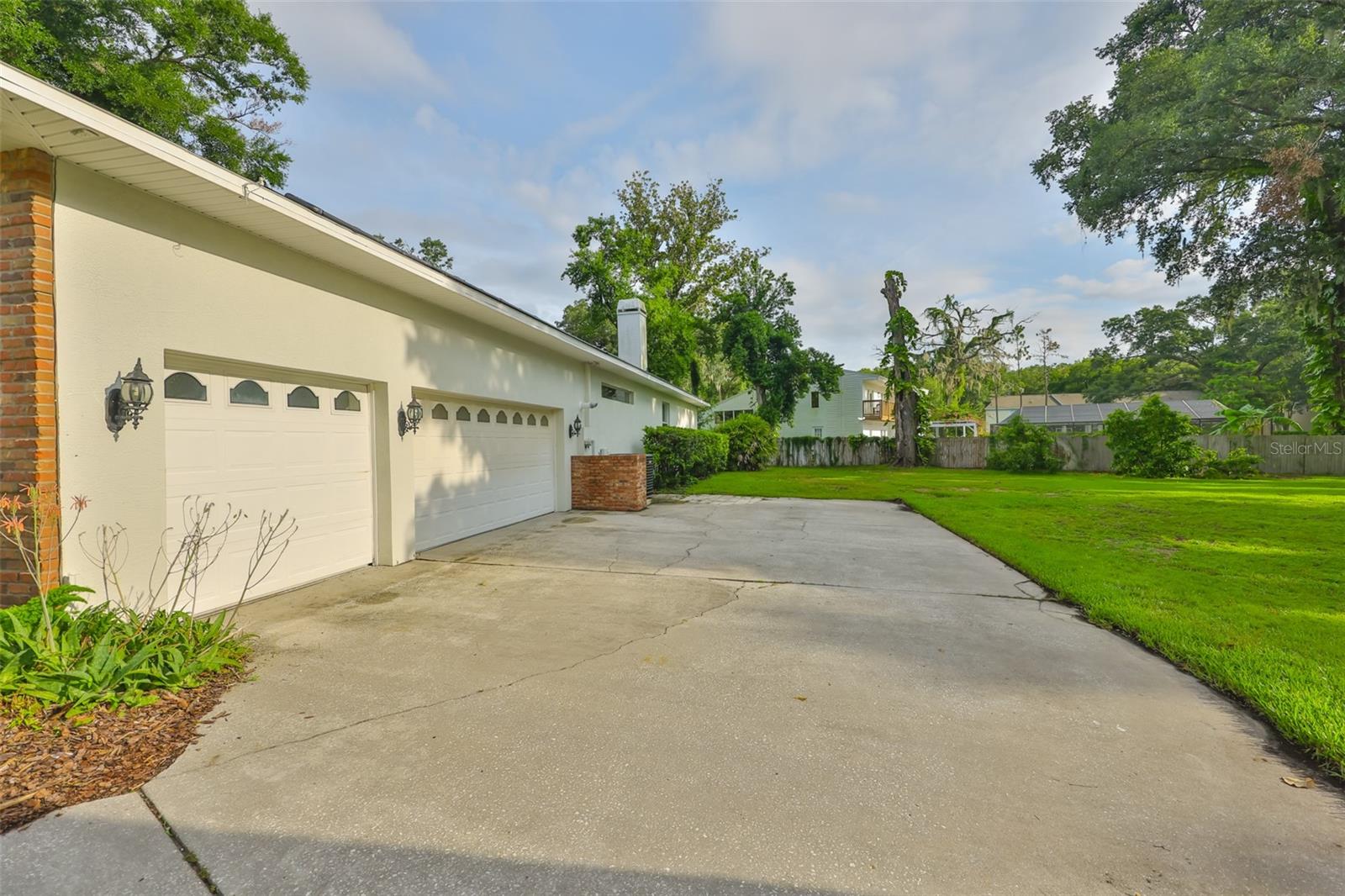 401 HAVENWOOD WAY