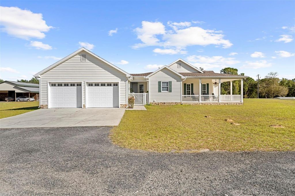 Photo of 5425 Glorious Trail, Brooksville, FL 34602 (MLS # W7881572)