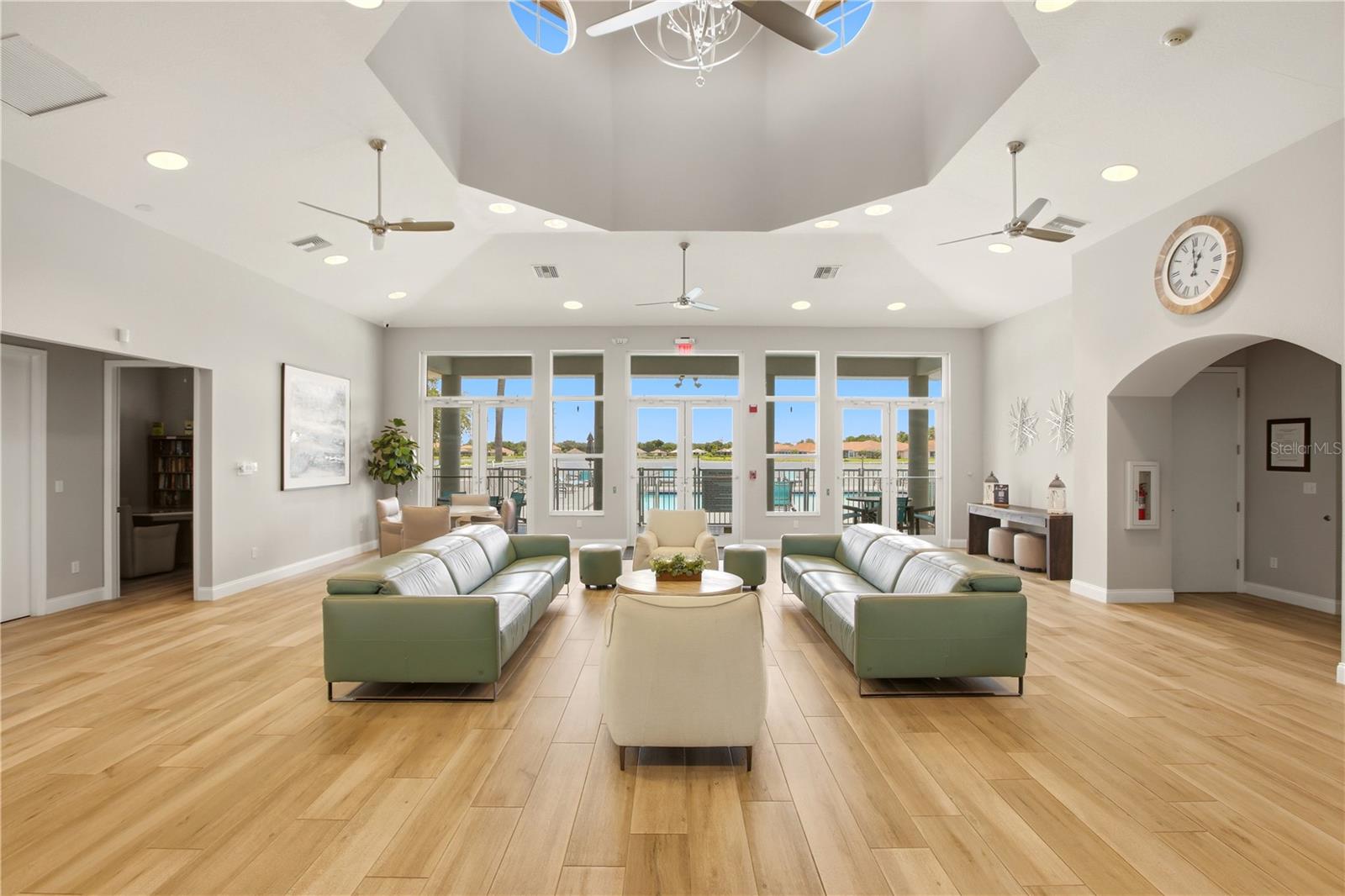 RIVER PLACE - Residential