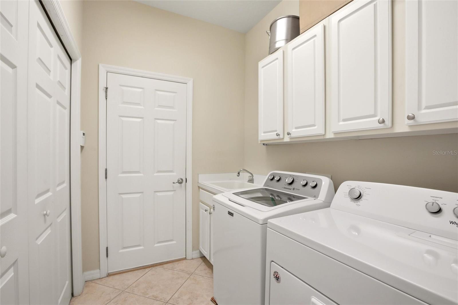 RIVER PLACE - Residential
