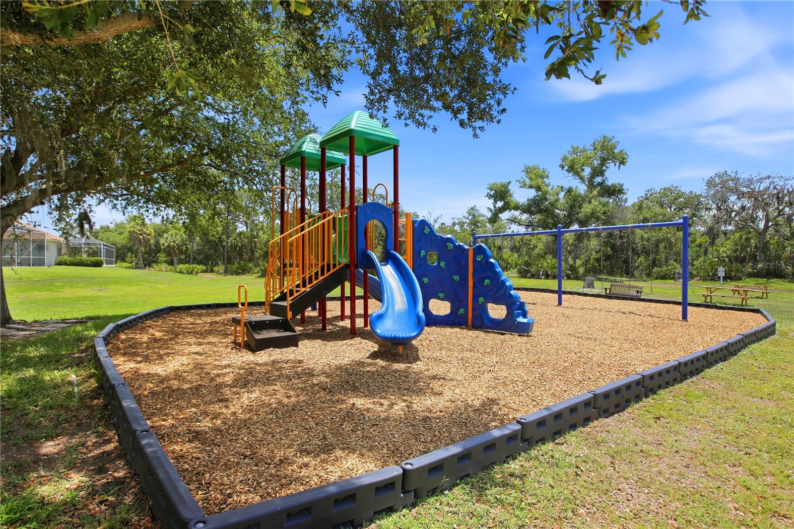 RIVER PLACE - Residential