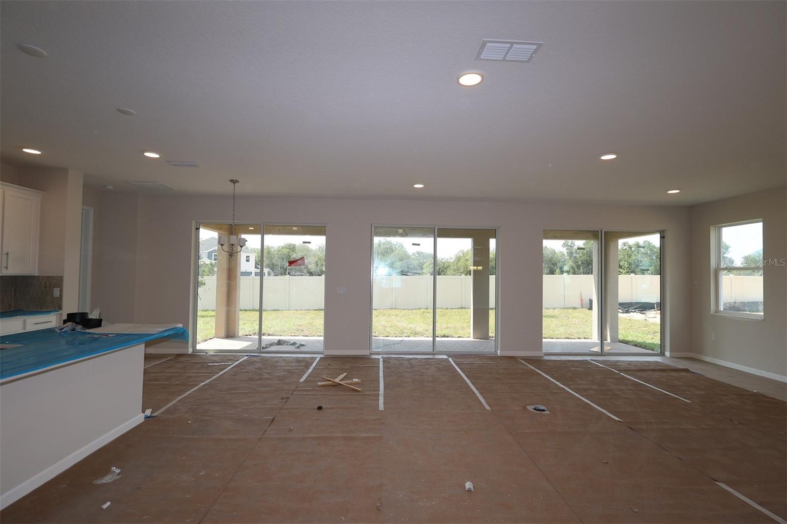 WILLOW RUN - Residential