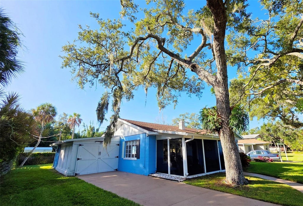 Photo of 918 Indiana Lane, Sarasota, FL 34234 (MLS # A4710933)