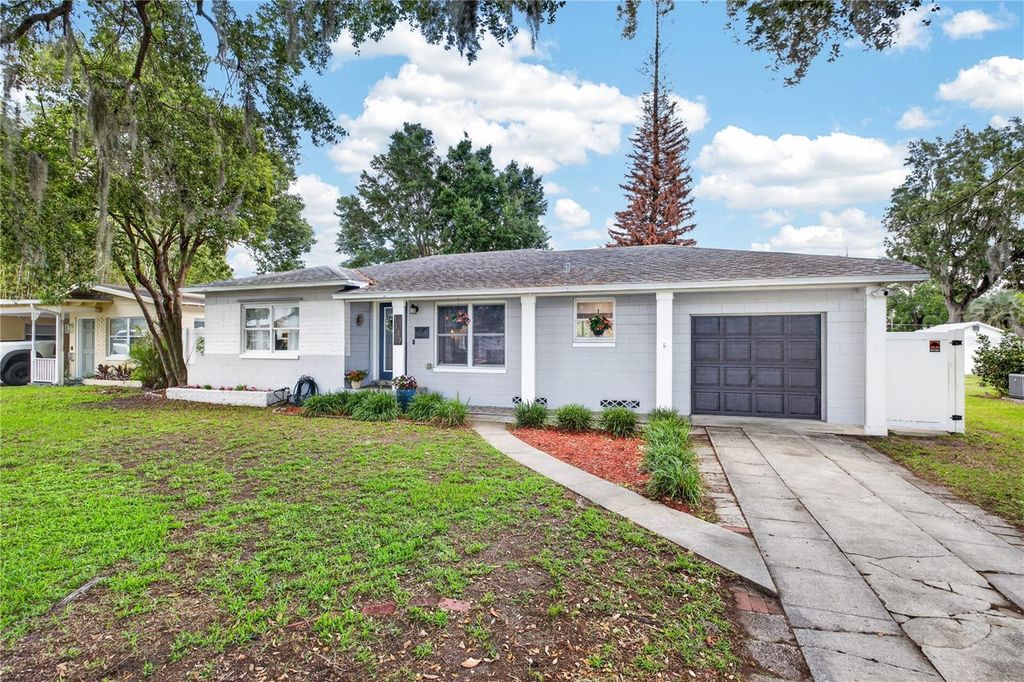 Photo of 1117 Edwards Lane, Orlando, FL 32804 (MLS # O6408187)