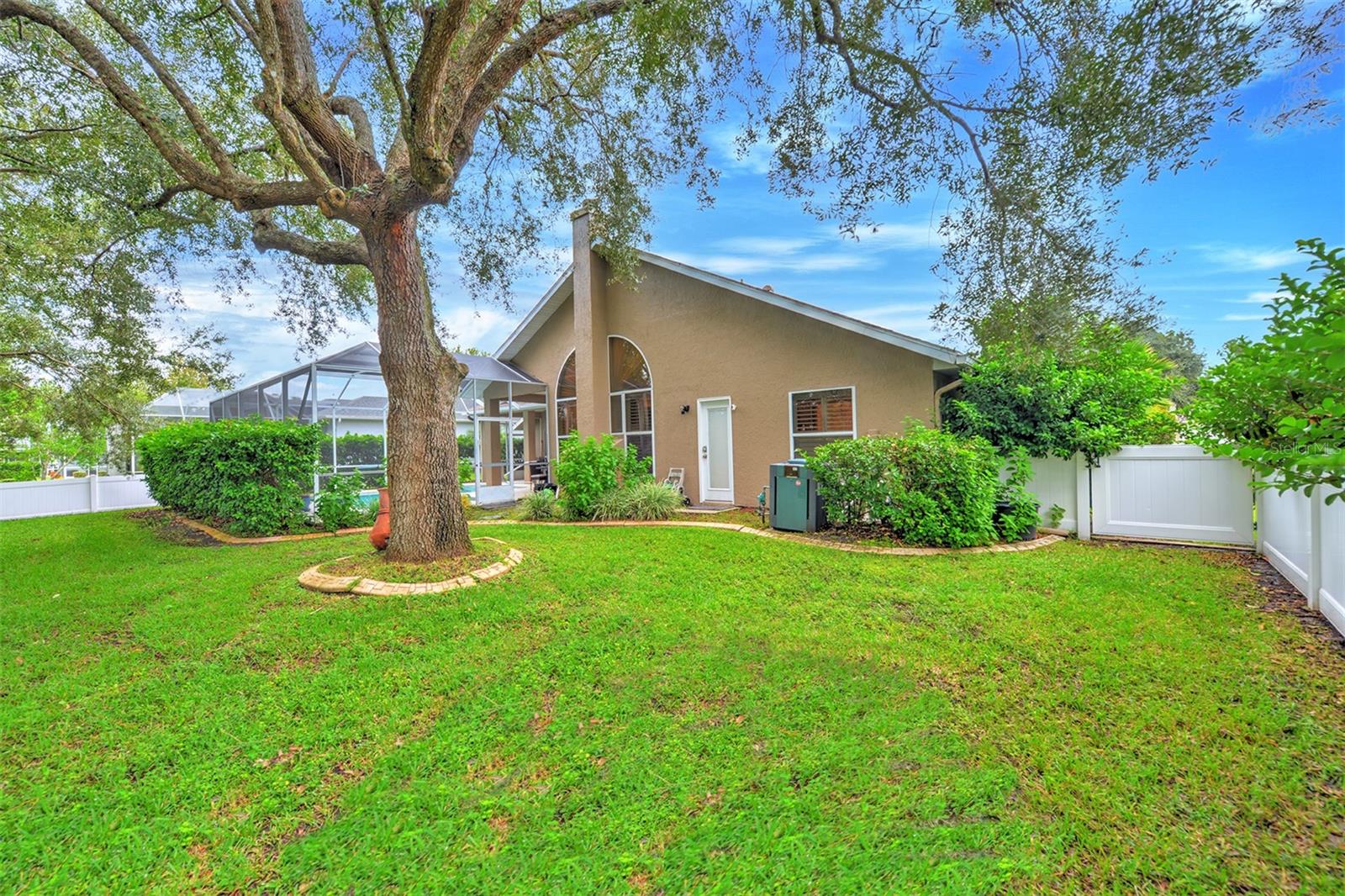 WINDSOR COURT AT SPRUCE CREEK - Residential