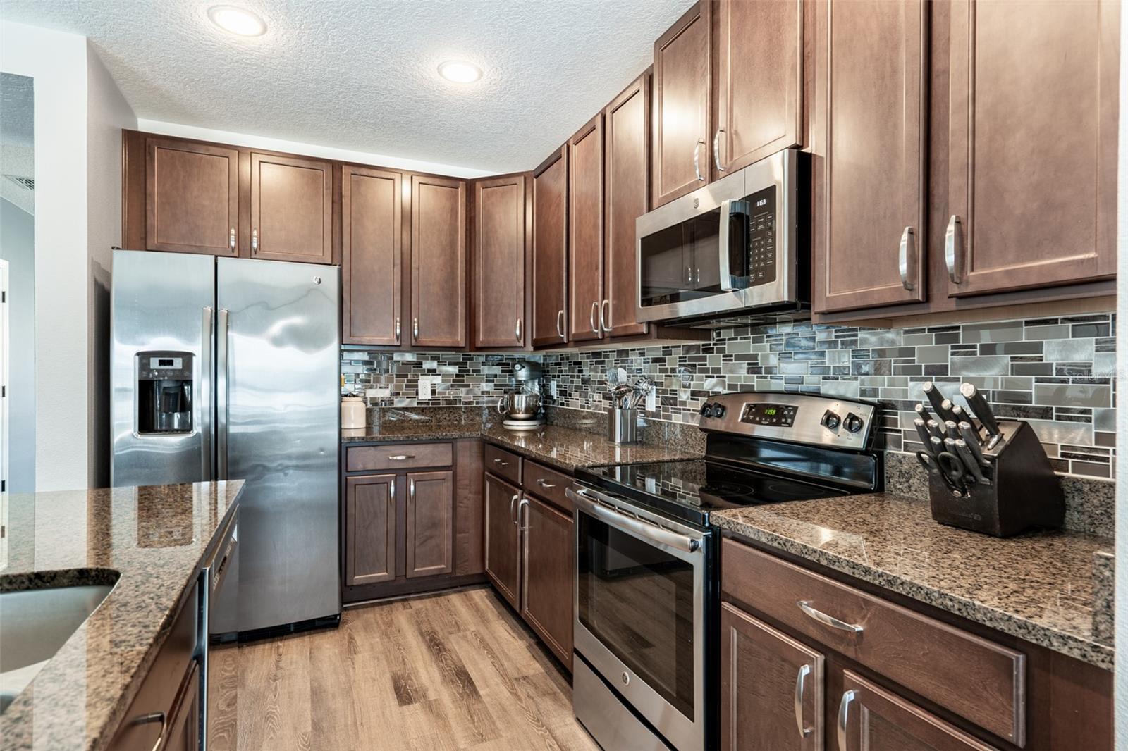 BARRINGTON ESTATES - Residential