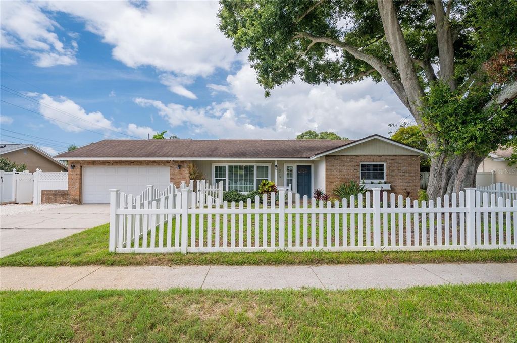 Photo of 12473 90th Avenue, Seminole, FL 33772 (MLS # TB8509814)