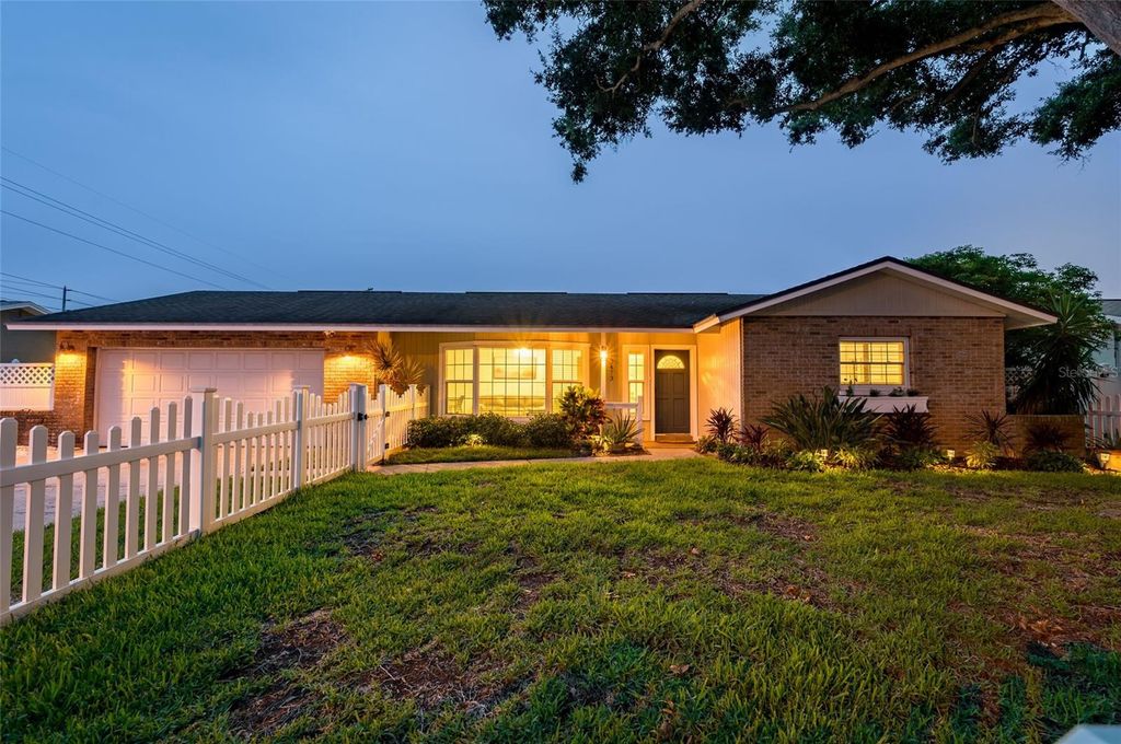 Photo of 12473 90th Avenue, Seminole, FL 33772 (MLS # TB8509814)