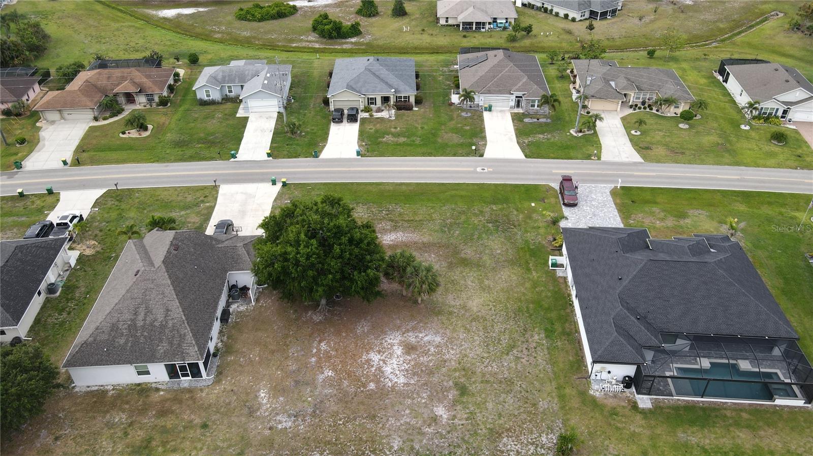 PUNTA GORDA ISLES SEC 20 - Land