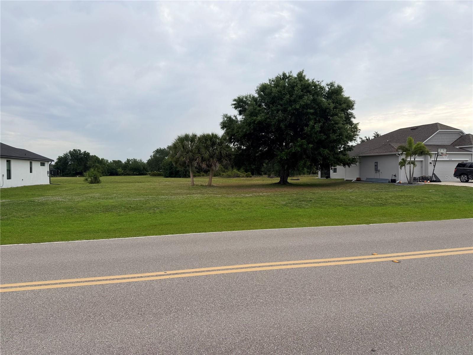 PUNTA GORDA ISLES SEC 20 - Land