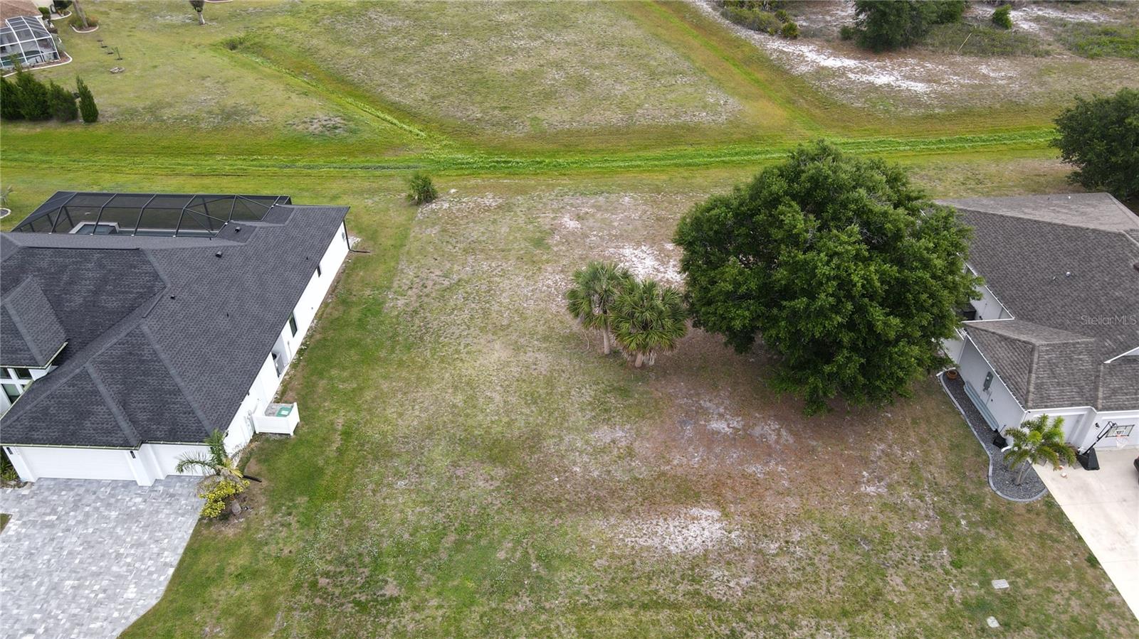 PUNTA GORDA ISLES SEC 20 - Land