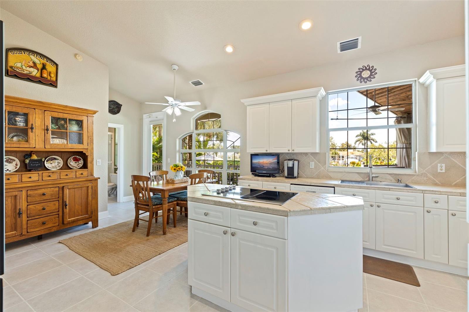 MAXIMO MOORINGS BAYVIEW ADD - Residential