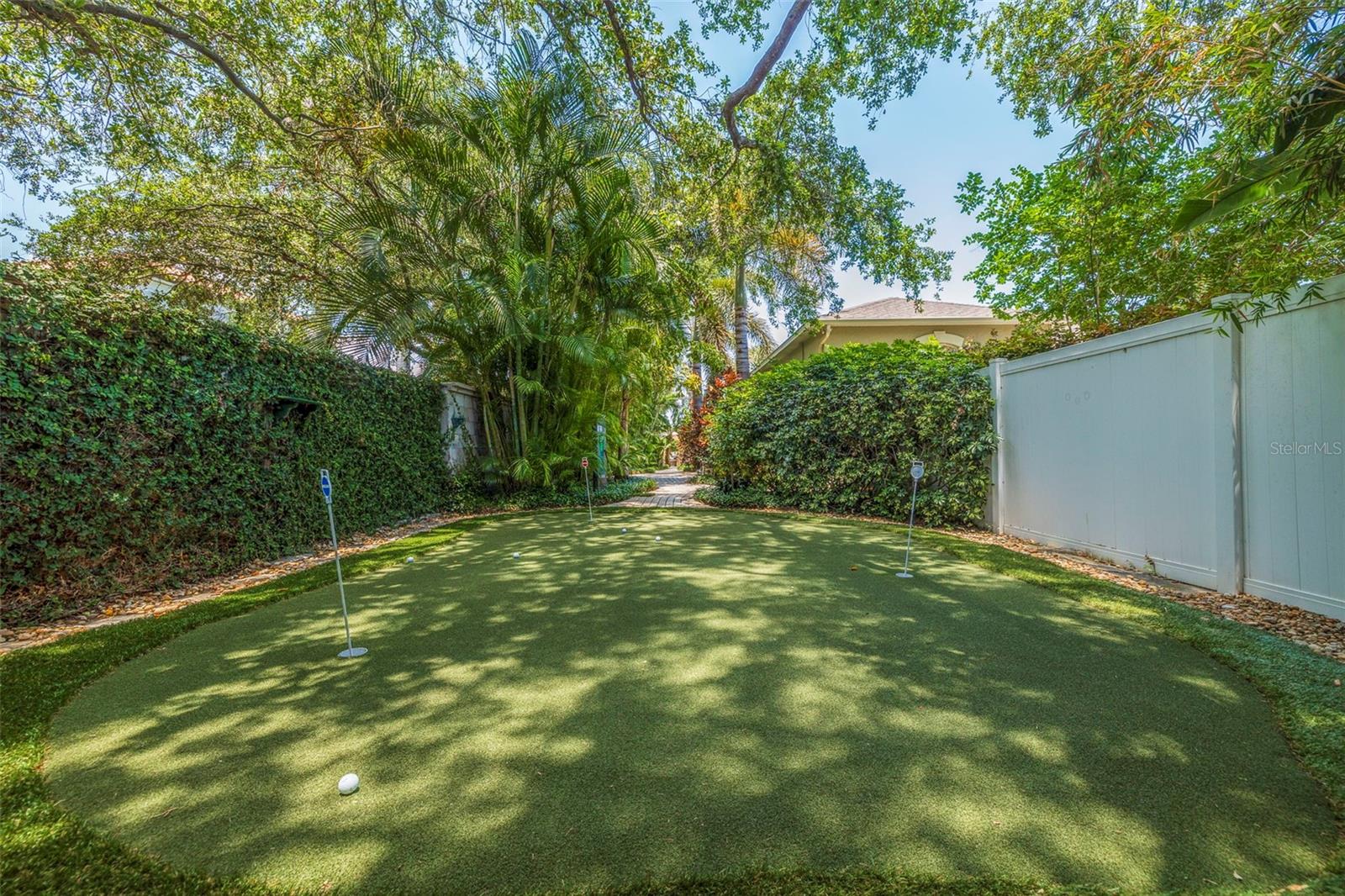 MAXIMO MOORINGS BAYVIEW ADD - Residential